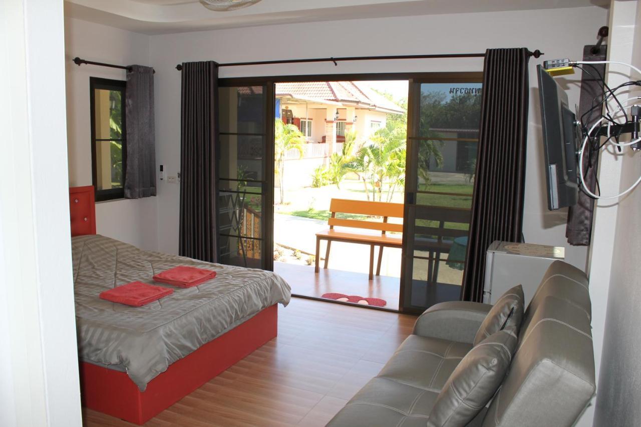 Naluemon Village FH 1 Rayong Esterno foto