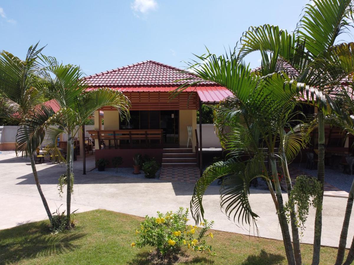 Naluemon Village FH 1 Rayong Esterno foto