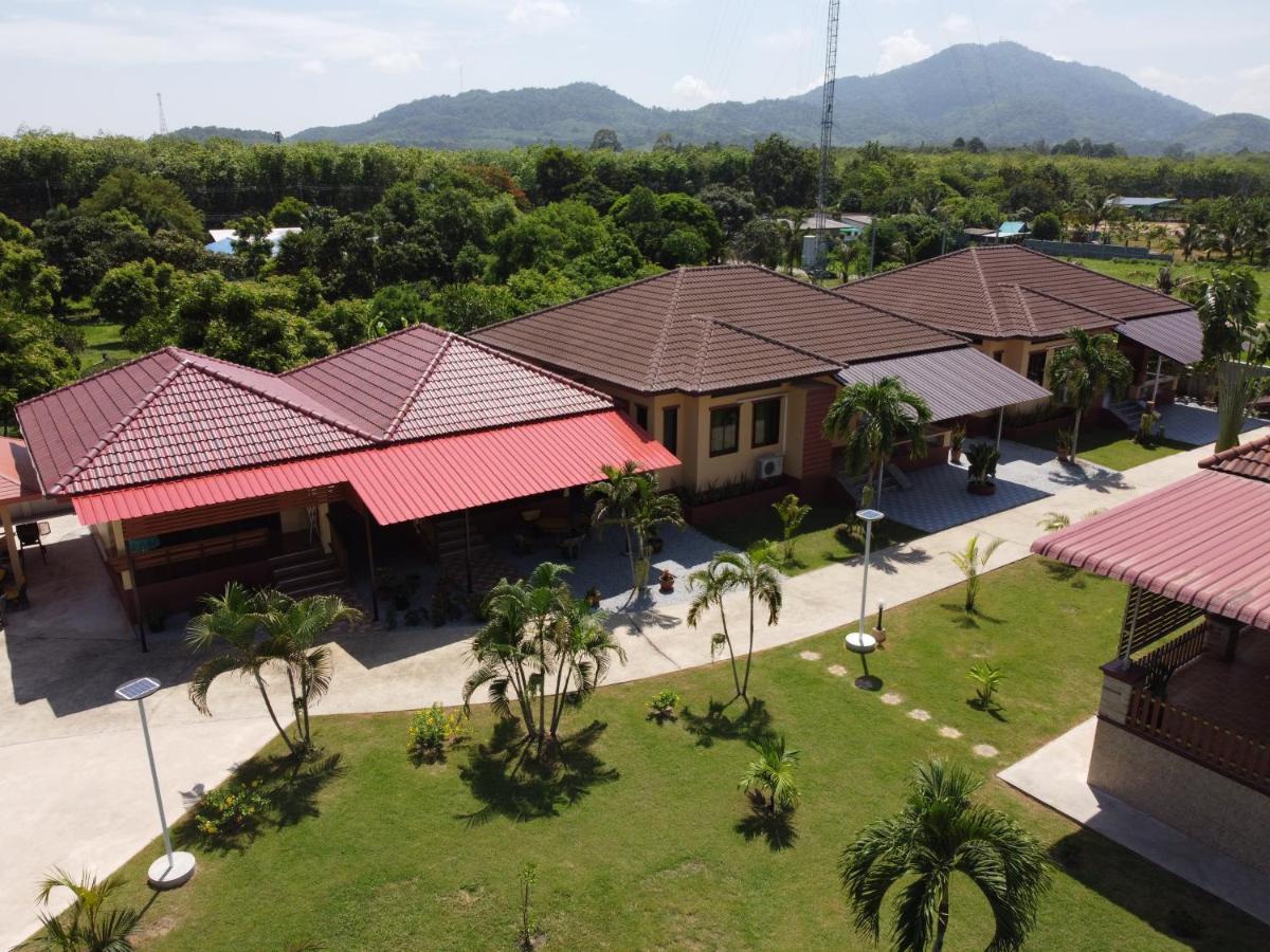 Naluemon Village FH 1 Rayong Esterno foto
